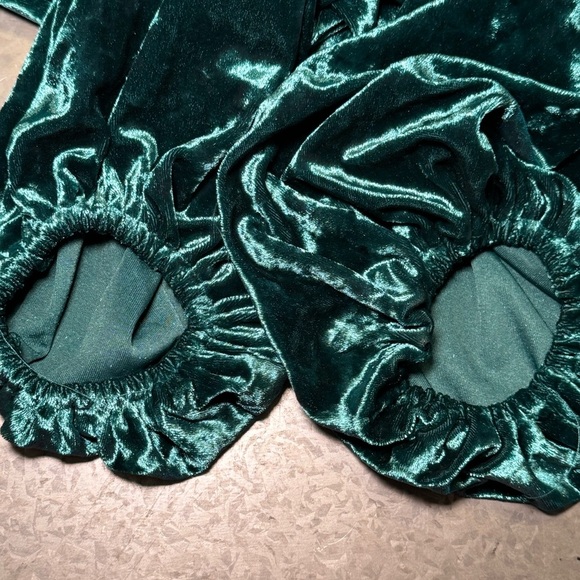 Lulus Festive Find Emerald Green Crushed Velvet Twist-Front Crop Top size Small - Picture 10 of 11